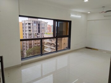 Room in 4 BHK Apartment at Amardeep Apartment Chembur, Chembur – for Rent