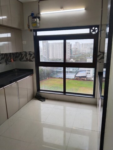 Room in 4 BHK Apartment at Amardeep Apartment Chembur, Chembur – for Rent