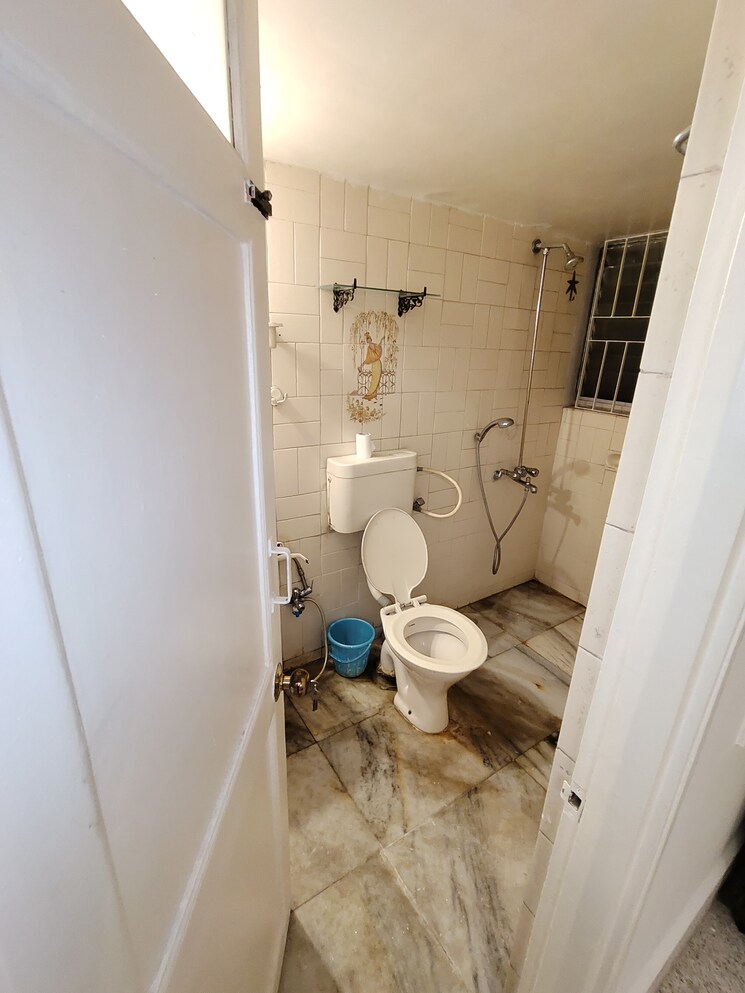 Bathroom, mantri-aangan 2 Bedroom 900 Sq.Ft. Apartment In Koregaon Park Pune 8973626