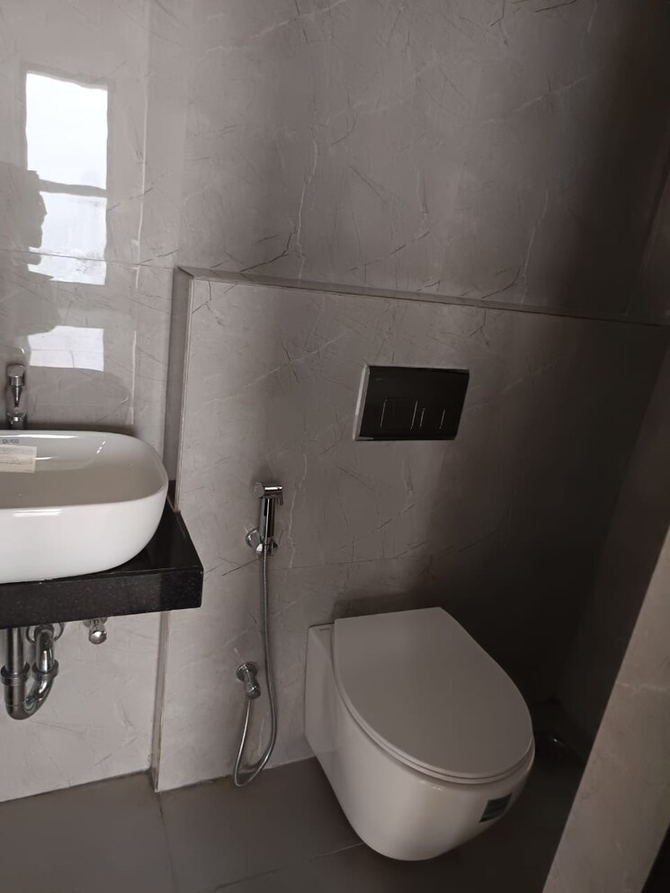Bathroom, raymond-realty-phase-ii 1 Bedroom 450 Sq.Ft. Apartment In Pokhran Road No Two Thane 8973627