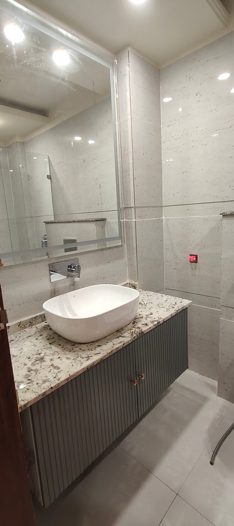 Bathroom, chattarpur 3 Bedroom 1400 Sq.Ft. Builder Floor In Chattarpur Delhi 8973637
