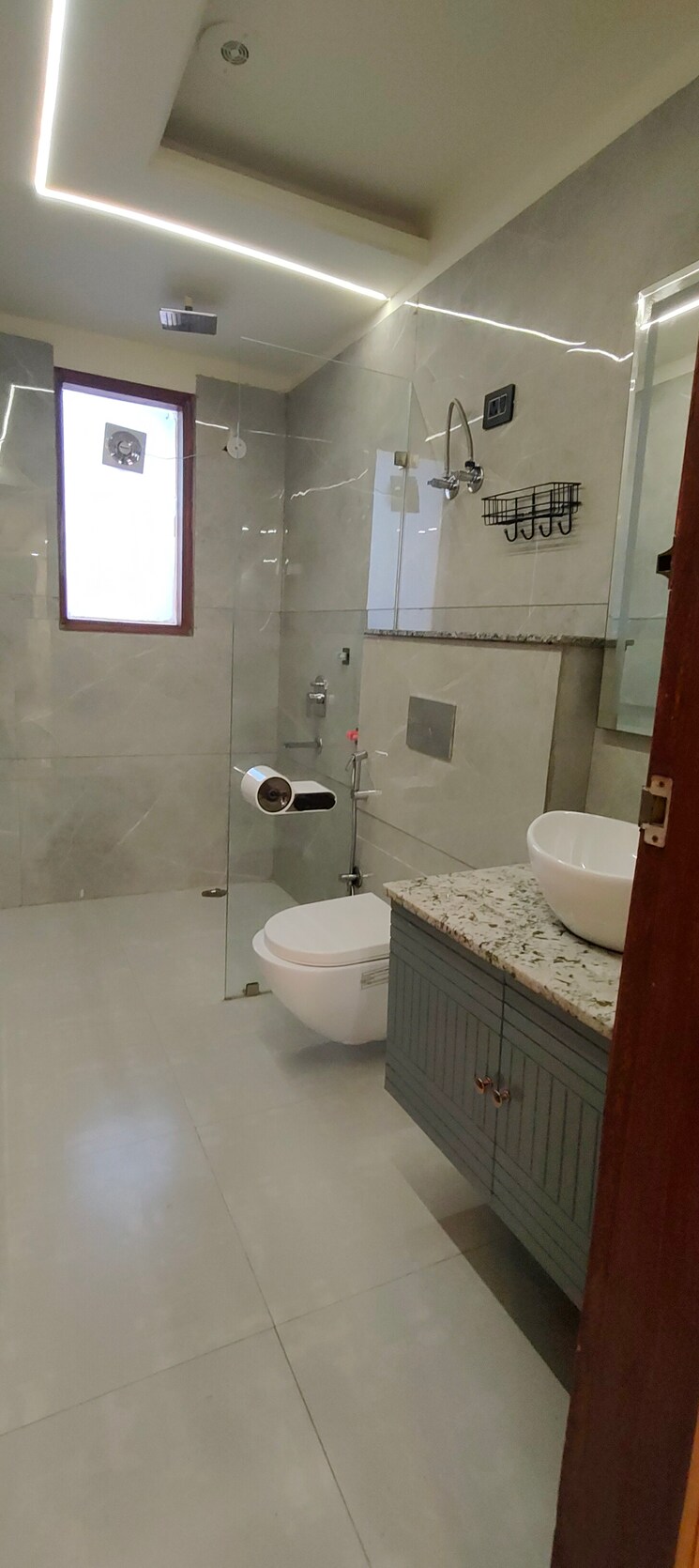Bathroom, chattarpur 3 Bedroom 1400 Sq.Ft. Builder Floor In Chattarpur Delhi 8973637