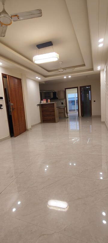 Room in 3 BHK Builder Floor at Chattarpur – for Rent