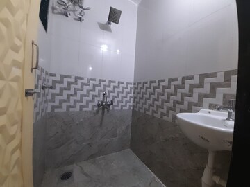 Bathroom in 1 BHK Apartment at Goregaon West – for Rent