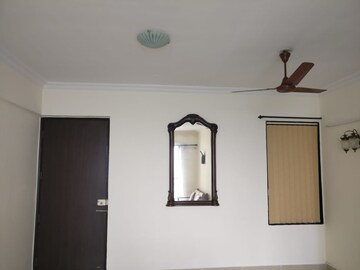 Furnished Amenities in 3 BHK Apartment at Lake Home, Powai – for Rent