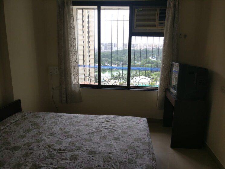 Room, lake-home 3 Bedroom 1200 Sq.Ft. Apartment In Powai Mumbai 8973669
