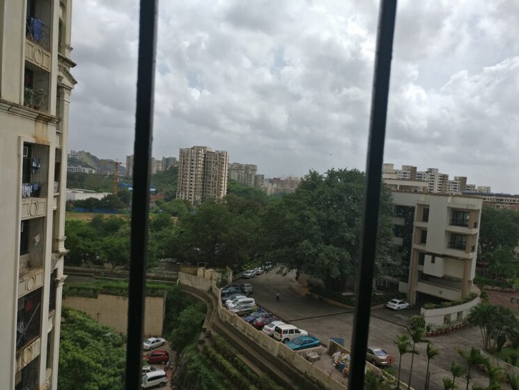 Garden, lake-home 3 Bedroom 1200 Sq.Ft. Apartment In Powai Mumbai 8973669