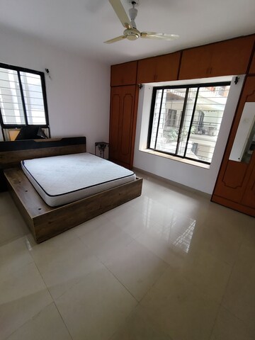 Room in 2 BHK Apartment at Blue Bells CHS, Koregaon Park – for Rent
