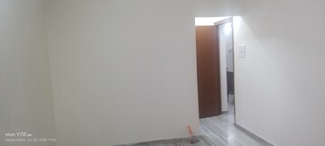 Room in 2 BHK Apartment at Sankalp II, Malad East – for Rent
