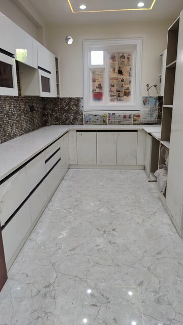 Balcony in 4 BHK Builder Floor at Green Fields Colony – for Rent