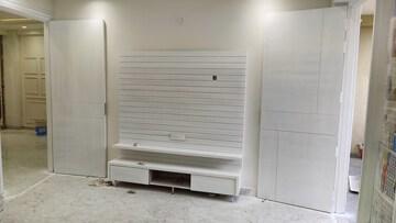 Furnished Amenities in 4 BHK Builder Floor at Green Fields Colony – for Rent