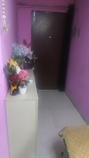 Furnished Amenities in 2 BHK Apartment at Signature Global Synera, Sector 81 – for Rent