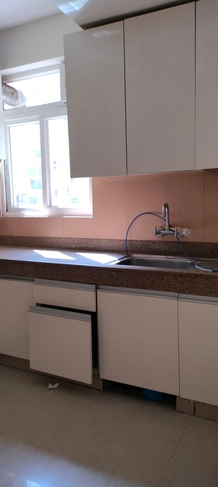 Kitchen, emaar-emerald-floors-premier 4 Bedroom 1975 Sq.Ft. Apartment In Sector 65 Gurgaon 8973765