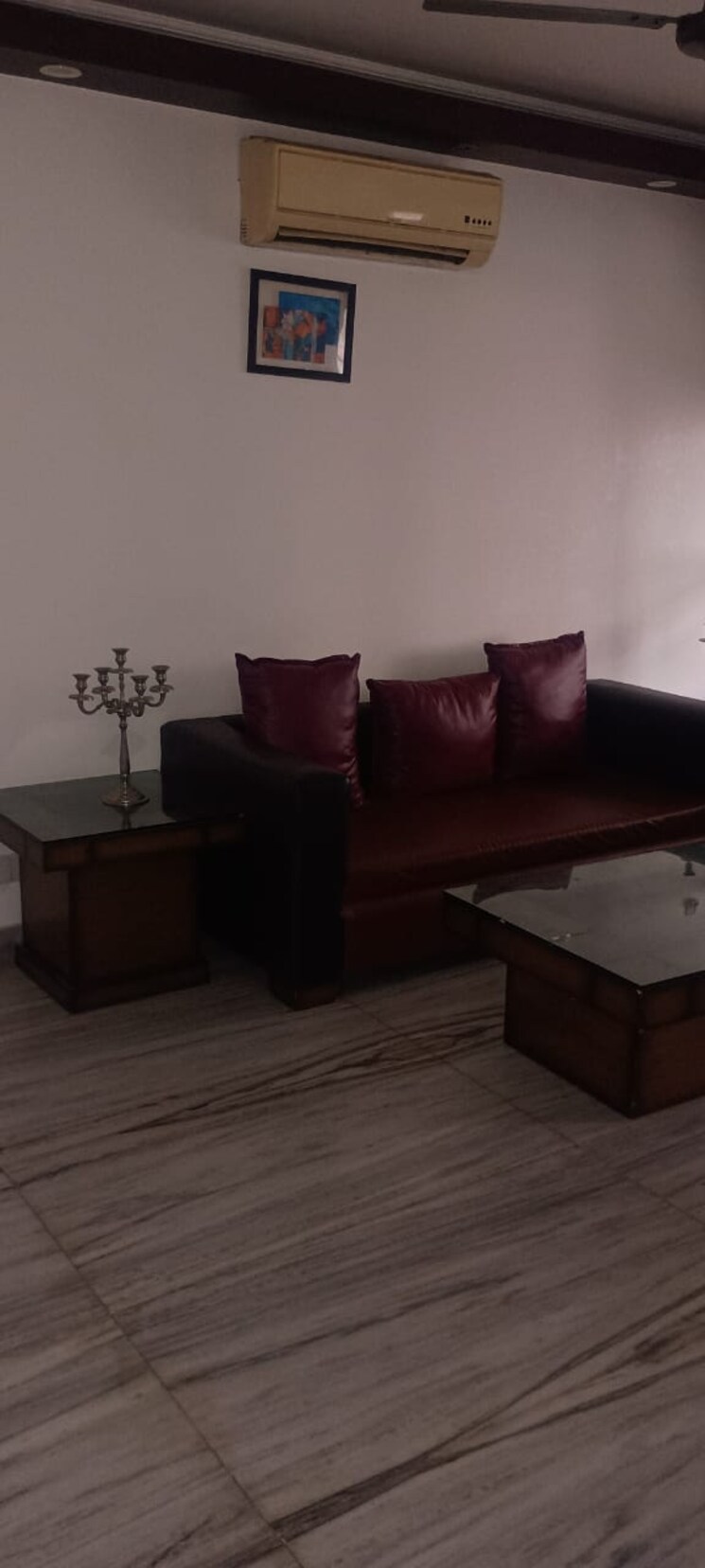 Living Room, greater kailash ii 2 Bedroom 150 Sq.Yd. Builder Floor In Greater Kailash ii Delhi 8973774