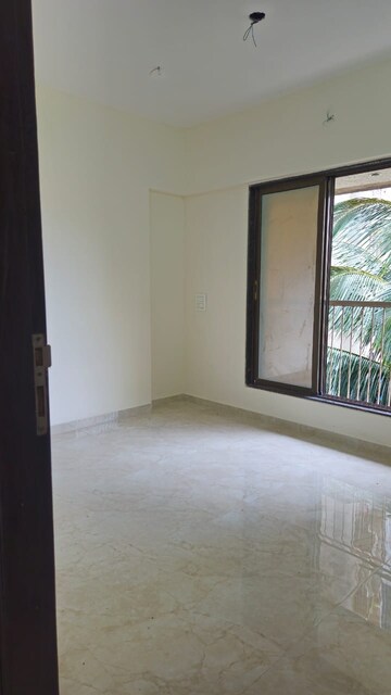 Room in 2 BHK Apartment at Shivoham Avyukta Breeze, Borivali West – for Rent