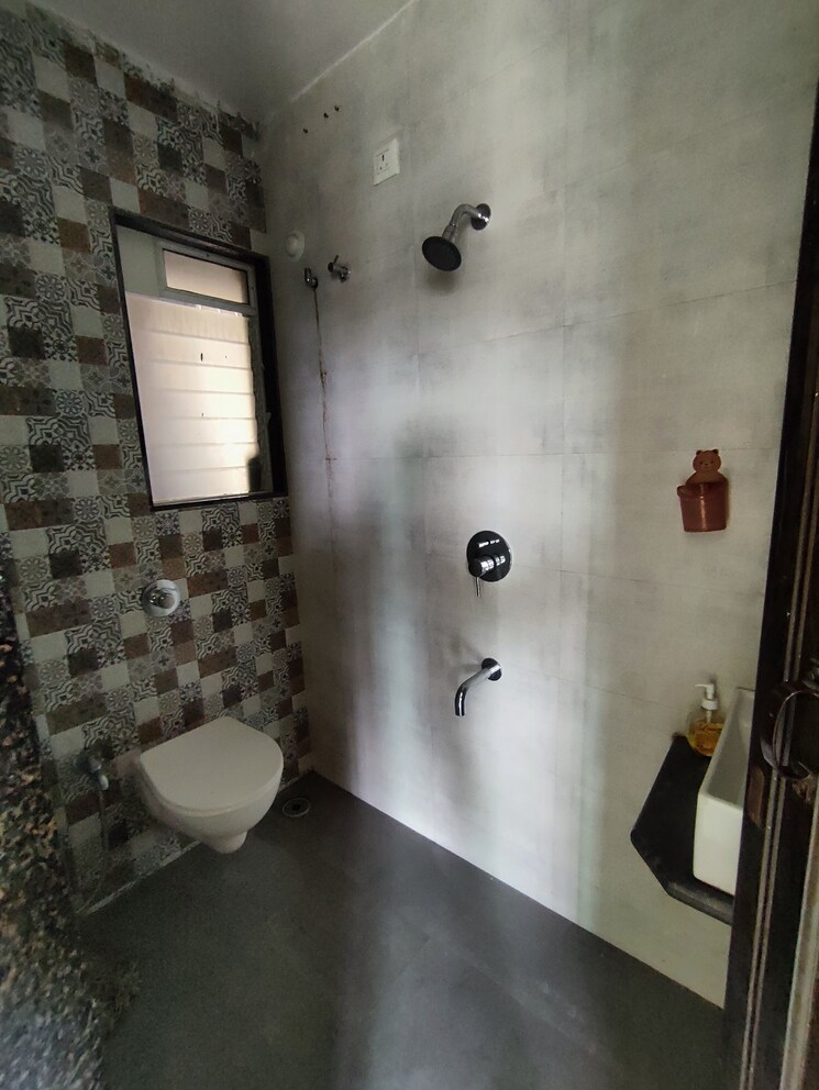 Attached Bathroom, vihang-valley-phase-3 2 Bedroom 635 Sq.Ft. Apartment In Kasarvadavali Thane 8973814
