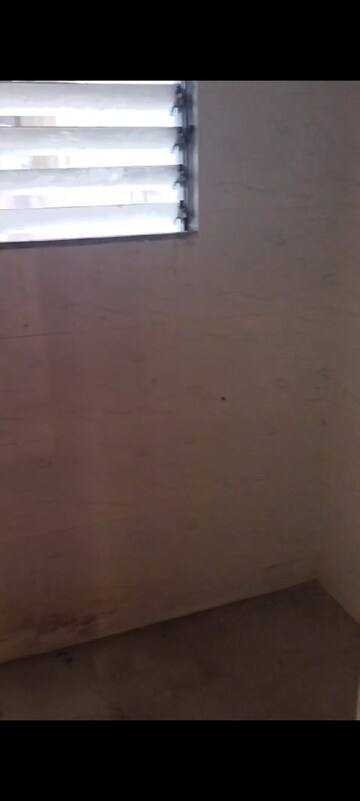 Room in  Office Space at Yashwant Deep CHS, Naupada – for Rent