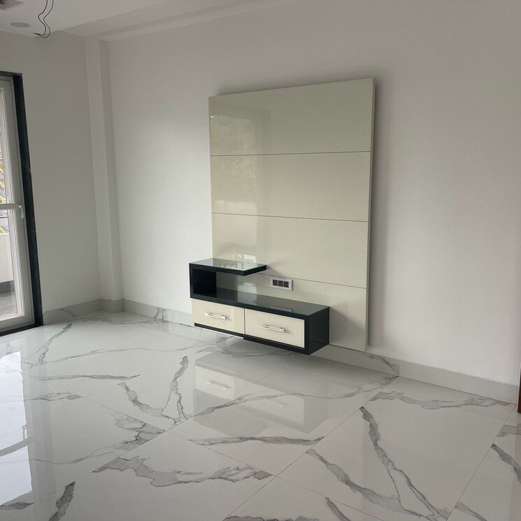 Room, sector 21b 4 Bedroom 4500 Sq.Ft. Builder Floor In Sector 21b Faridabad 8973832