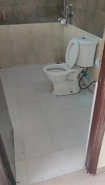 Bathroom in 3 BHK Apartment at Panchsheel Greens, Sector 16 Greater Noida – for Sale
