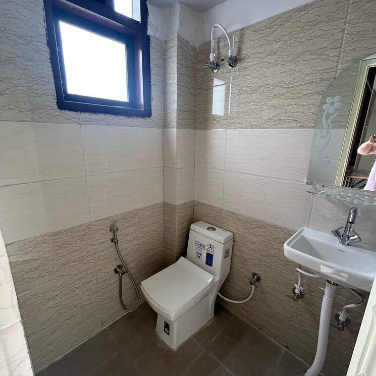 Bathroom, sector 22 1 RK 600 Sq.Ft. Builder Floor In Sector 22 Gurgaon 8973862