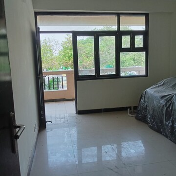 Room in 3 BHK Apartment at Sector 21d – for Rent