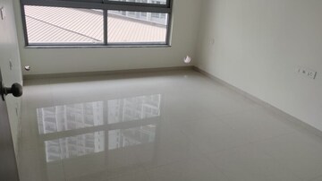Room in 2 BHK Apartment at Kalpataru Immensa, Kolshet Road – for Sale