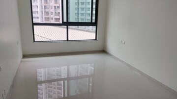 Room in 2 BHK Apartment at Kalpataru Immensa, Kolshet Road – for Sale