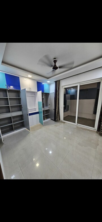 Room in 3 BHK Apartment at Puri Pranayam, Sector 82 – for Rent