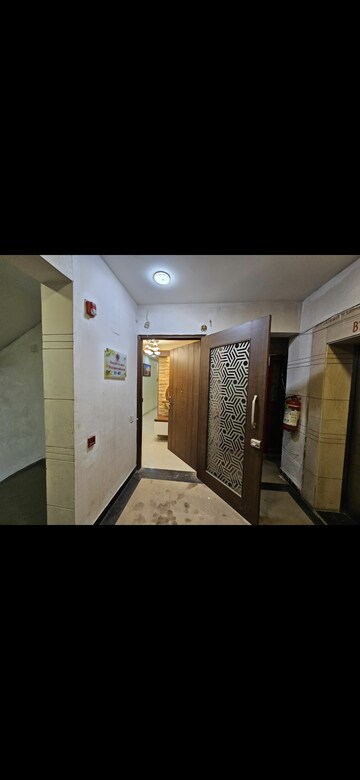 Team Area in 3 BHK Apartment at Puri Pranayam, Sector 82 – for Rent
