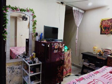 Living Room in 1.5 BHK Builder Floor at Ashok Nagar – for Rent