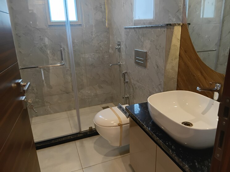 Bathroom, raj-one-good-earth 3 Bedroom 1620 Sq.Ft. Apartment In Sector 71 Gurgaon 8973961