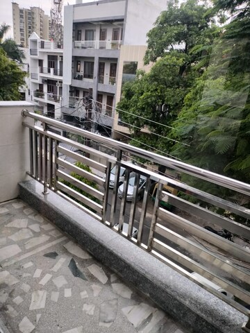 Balcony in 1 RK Independent House at RWA Apartments Sector 61, Sector 61 – for Rent