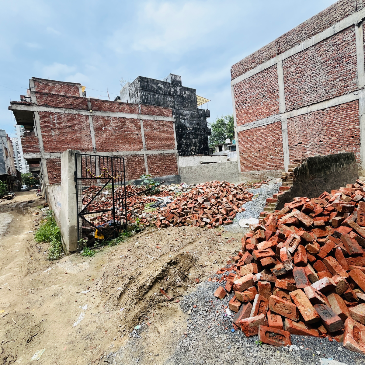 Plot For Sale in Homes 121