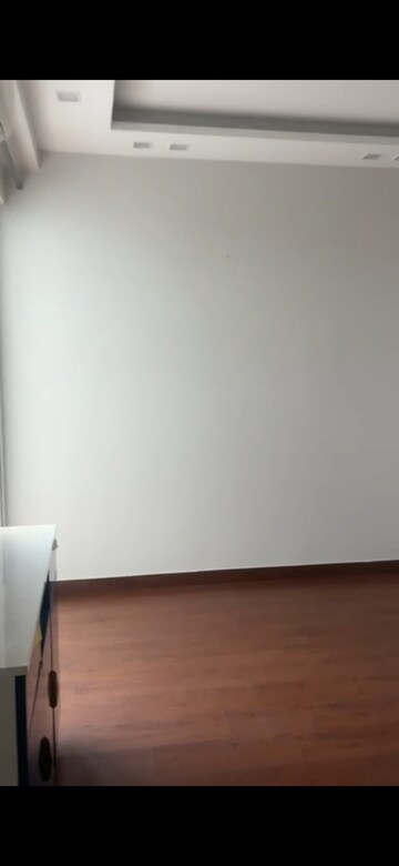 Room in 3 BHK Apartment at Mapsko Mount Ville, Sector 79 – for Rent