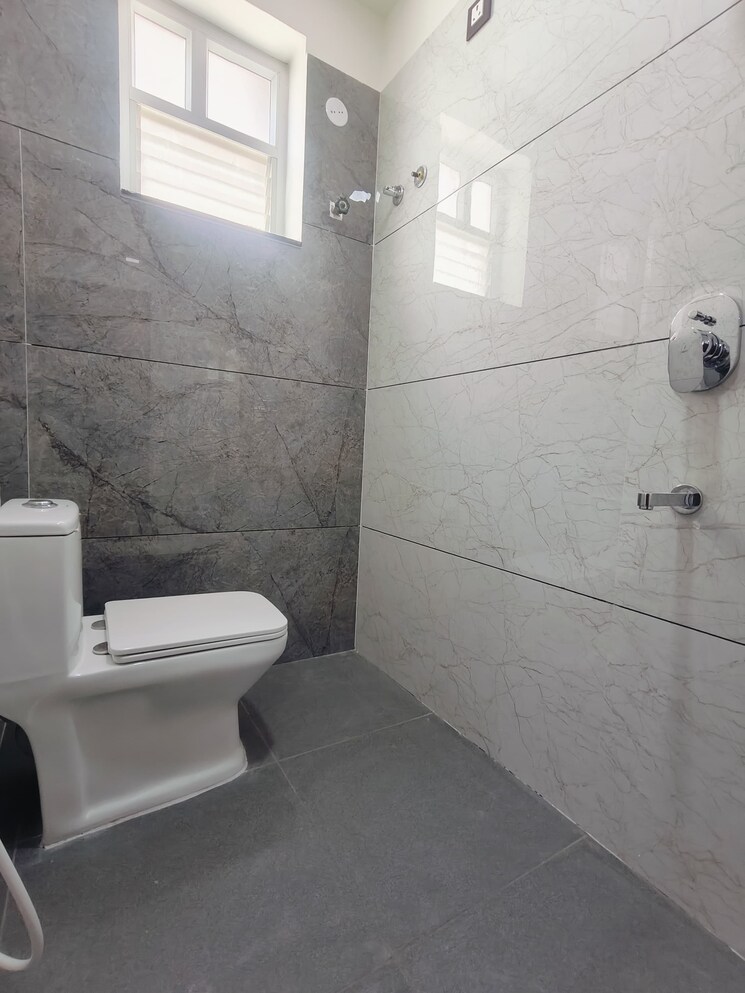 Bathroom, syamala nagar 3 Bedroom 2150 Sq.Ft. Builder Floor In Syamala Nagar Guntur 8974032