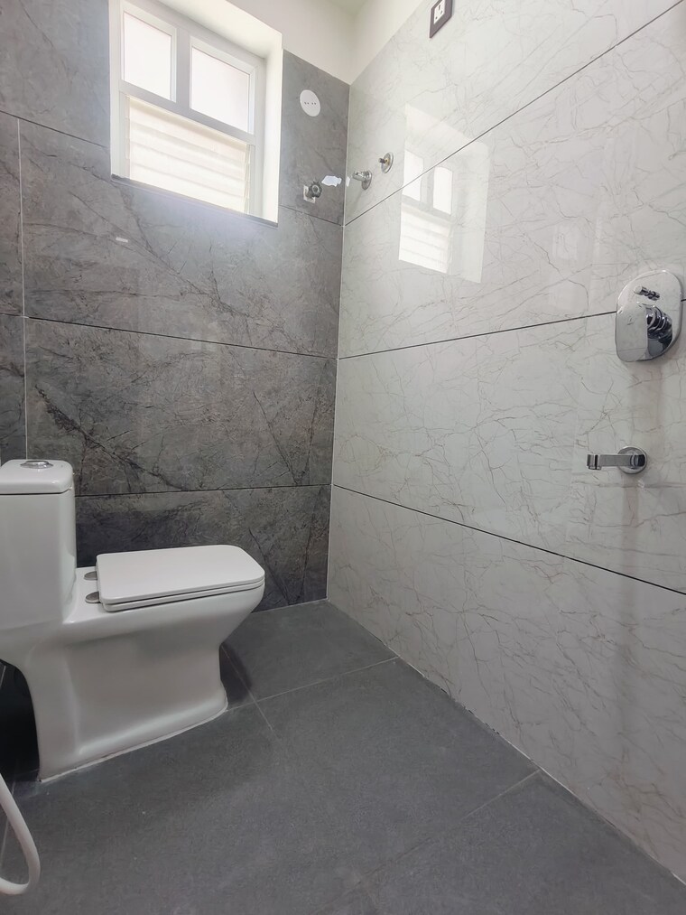 Bathroom, syamala nagar 3 Bedroom 2150 Sq.Ft. Builder Floor In Syamala Nagar Guntur 8974032