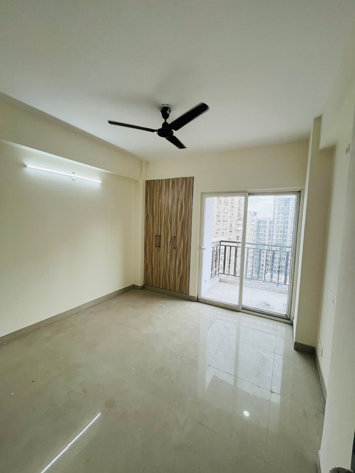 3 BHK + Servant Room 1750 Sq.Ft. Apartment in Aims Golf Avenue I