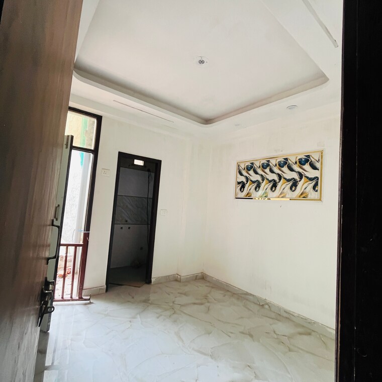 Room, deep-homes-sector-73 2 Bedroom 1050 Sq.Ft. Builder Floor In Sarfabad Village Noida 8974078