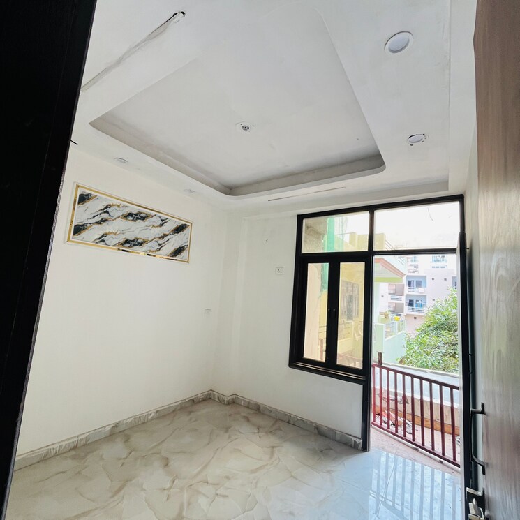 Room, deep-homes-sector-73 2 Bedroom 1050 Sq.Ft. Builder Floor In Sarfabad Village Noida 8974078