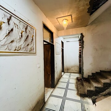 Building Lobby in 2 BHK Builder Floor at Deep Homes Sector 73, Sarfabad Village – for Sale