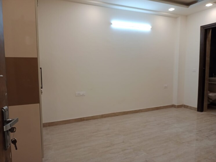 Room, bptp-district 3 Bedroom 1485 Sq.Ft. Builder Floor In Sector 81 Faridabad 8974048