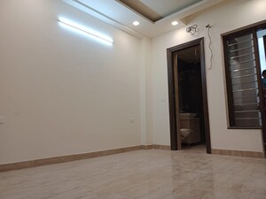 Room in 3 BHK Builder Floor at BPTP District, Sector 81 – for Sale