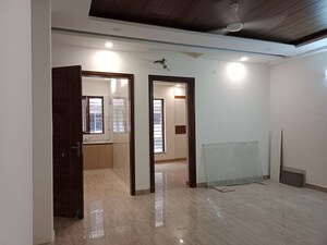 Room in 3 BHK Builder Floor at BPTP District, Sector 81 – for Sale
