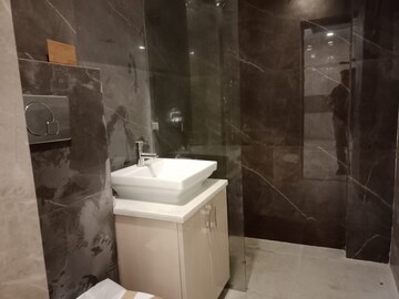 Bathroom in 3 BHK Builder Floor at BPTP District, Sector 81 – for Sale