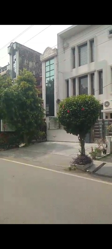 6+ BHK Independent House – Exterior View View at Sector 47 - for Sale