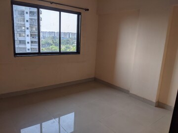 Room in 2 BHK Apartment at Suyog CHS Tilak Nagar, Tilak Nagar – for Rent