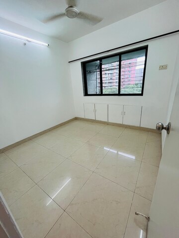 Room in 3.5 BHK Apartment at Tridhaatu Nakshatra, Chembur – for Rent