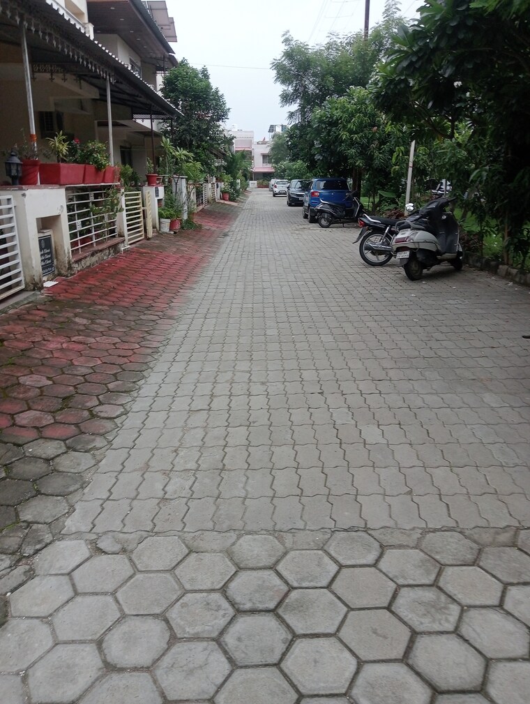  Parking, amrit-pebble-bay-ph-ii 3 Bedroom 1150 Sq.Ft. Independent House In Baghmugalia Bhopal 8974080