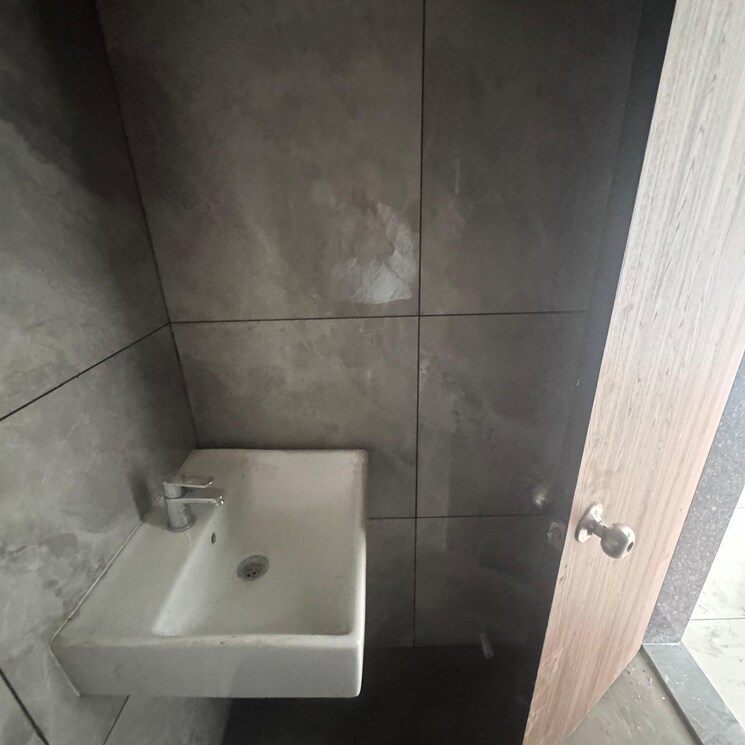Bathroom, chandak-unicorn Commercial Office Space 670 Sq.Ft. In Andheri West Mumbai 8974092