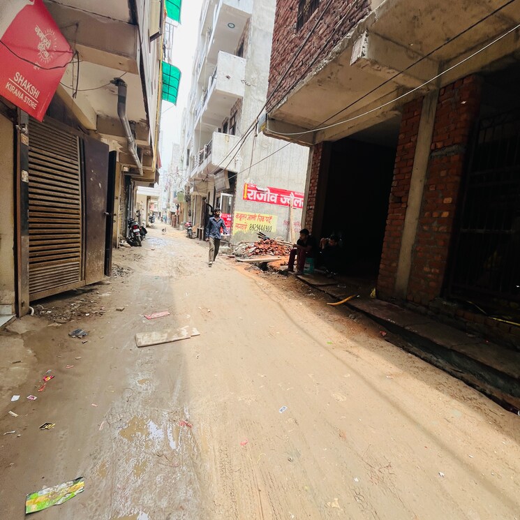  Parking, homes-121  100 Sq.Yd. Plot In Sector 121 Noida 8974117